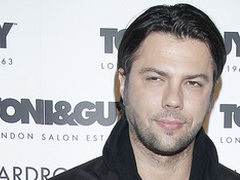 Olivier Janiak kolekcjonuje buty i dzia�a charytatywnie