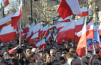 SDP: w rocznic� Smole�ska l�ono dziennikarzy