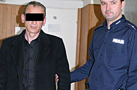 Co za bezczelny typ! ��da� okupu za walizk�
