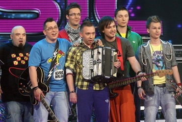 Ile zarobi grupa Enej?!