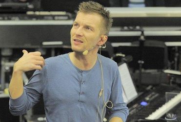 Adam Sztaba uchyli� r�bka tajemnicy