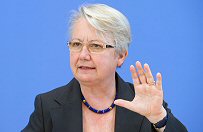 Niemiecka minister o�wiaty pope�ni�a plagiat w pracy doktorskiej?