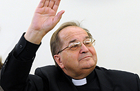 Ostre s�owa o. Rydzyka o konkurencji: to zmylenie!