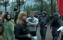 Rosyjska policja zatrzymuje protestuj�cych opozycjonist�w - film