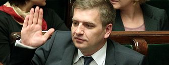 Skandal w ministerstwie! Wyrzucili 64-latk� - i to za co!