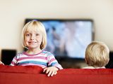 Wi�kszo�� polskich dzieci wychowuje si� przed telewizorem