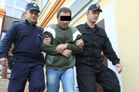 Ten sadysta podpali� synka i �on�! Ile dosta�?