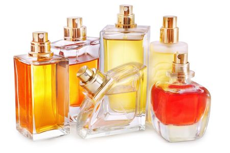 Jak rozpoznać podrobione perfumy?