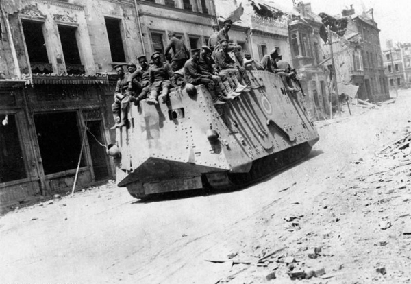 Czołg A7V w marcu 1918 roku we Francji
