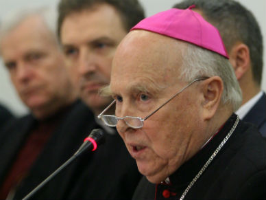 Arcybiskup Tadeusz Gocłowski w szpitalu. Miał rozległy wylew