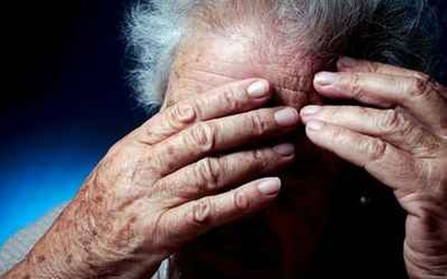 Jak rozpoznać pierwsze objawy choroby Alzheimera?