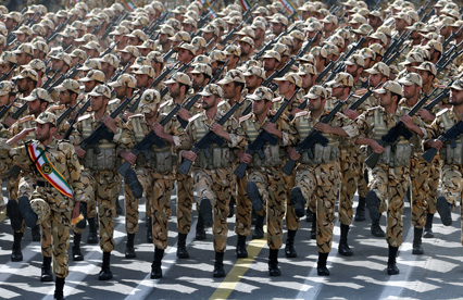 Iran pręży muskuły