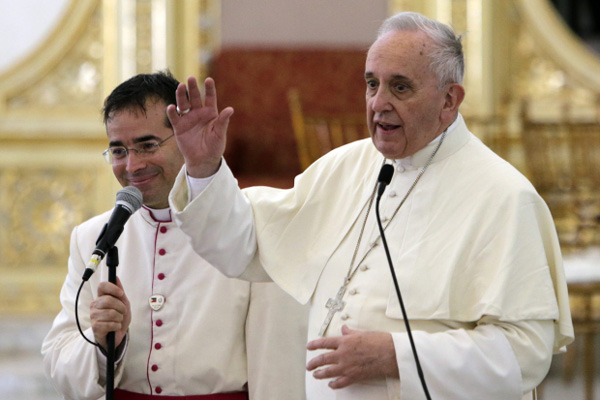 Papież Franciszek zaskoczył wiernych ogłaszając skrócenie wizyty w Tacloban