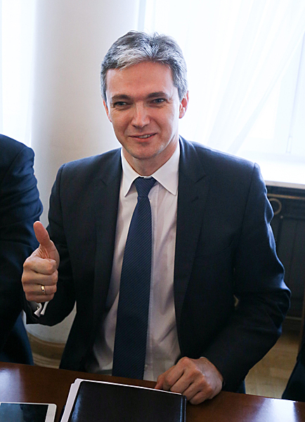 Dlaczego "wujek Bronek" nie wygra w pierwszej turze?