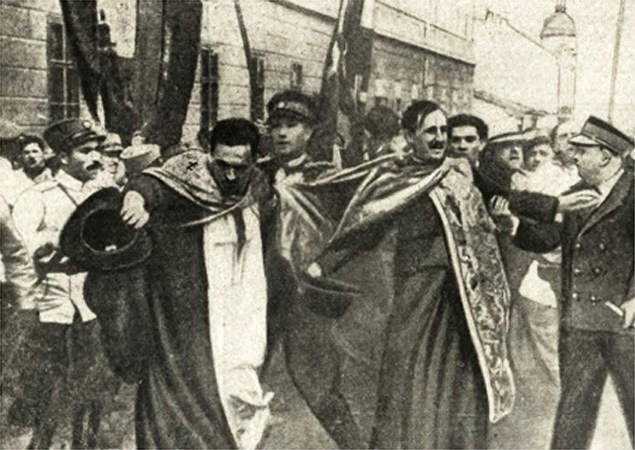 Protestujący duchowni prawosławni podczas tzw. 