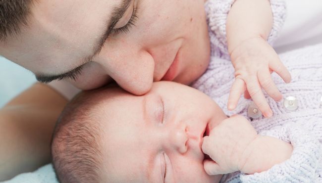 Mężczyźni, którzy wcześnie zostają ojcami, umierają młodziej