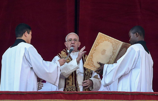 Papież przekazał świąteczne błogosławieństwo Urbi et Orbi