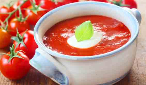 Zupa pomidorowa z czerwoną soczewicą i warzywami