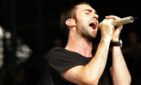 Lider Maroon 5, Adam Levine, zapozował nago dla magazynu "Cosmopolitan".
