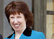 https://i.wp.pl/a/f/jpeg/24454/ashton_sarkozy_ap_180.jpeg