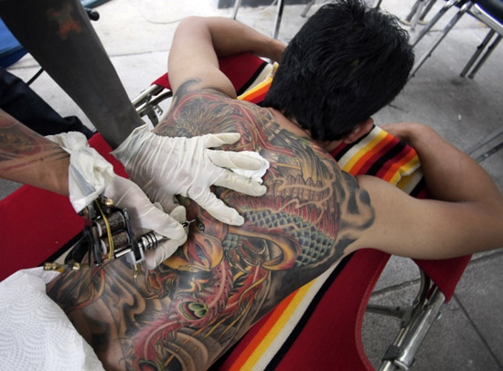 https://i.wp.pl/a/f/jpeg/25592/tatuaz_tajlandia_ap_500.jpeg