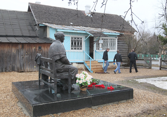 https://i.wp.pl/a/f/jpeg/26622/gagarin_jurij_pap_epa_550_2.jpeg