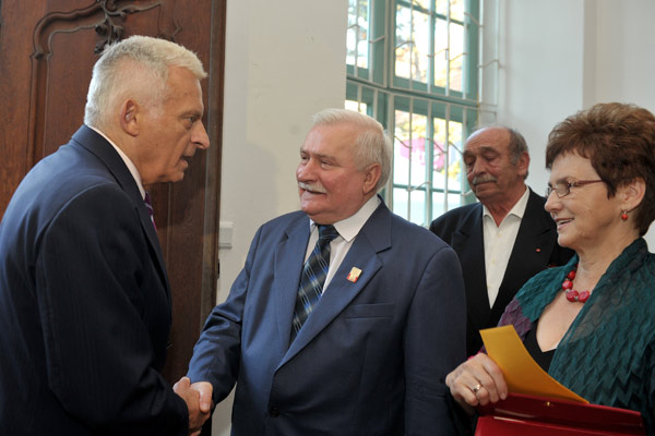 Huczne urodziny Lecha Wałęsy