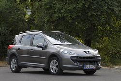 Peugeot 207 vs ford fiesta #10