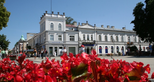 https://i.wp.pl/a/i/kultura/content/radom_340.jpg